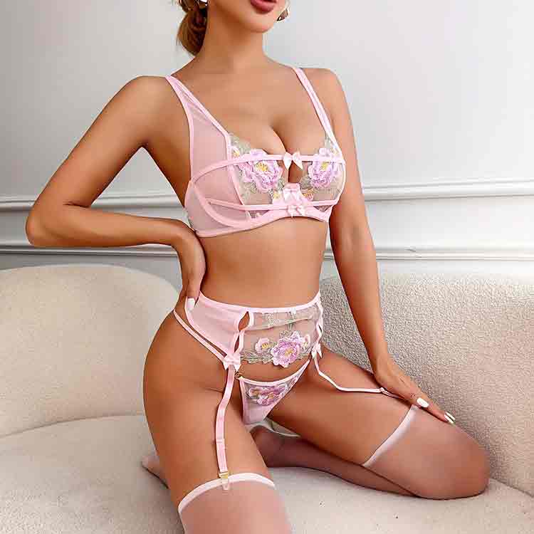 Đồ lót gợi cảm không cắt